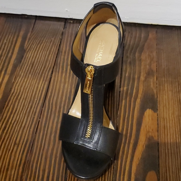 Used almost new Sandals - Picture 3 of 3